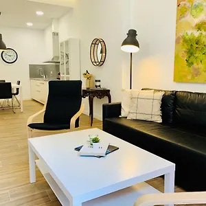 Homely Luxury Atarazanas Apartamento